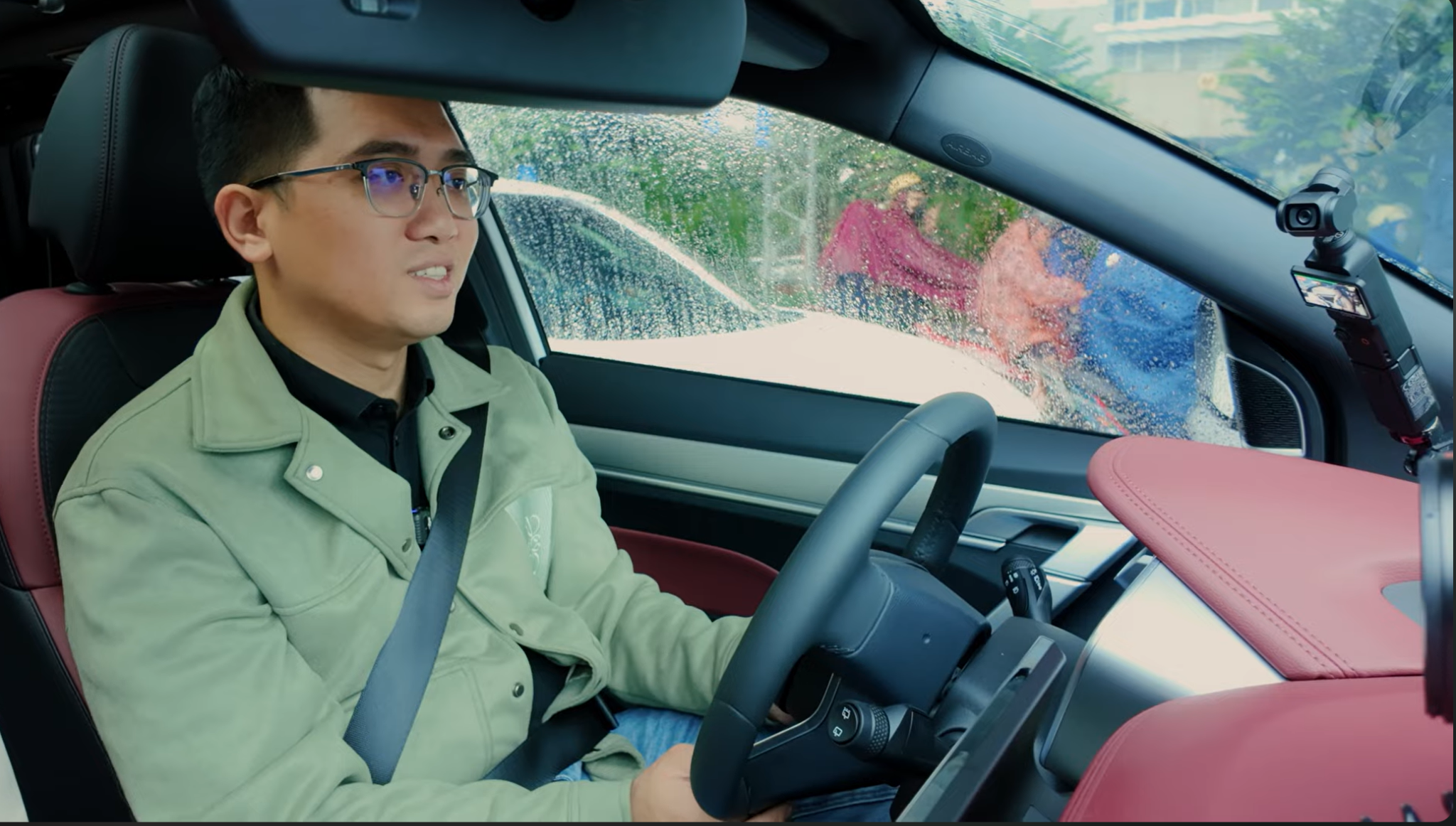 "Dân chuyên" phải công nhận: Geely Coolray là chiếc xe vượt tầm giá đáng mua nhất! - 2