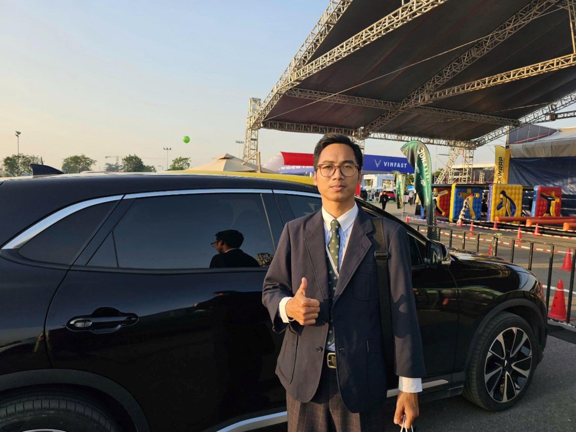 Lái thử xong, khách muốn “chốt” ngay xe điện VinFast tại VMS 2025 - 3