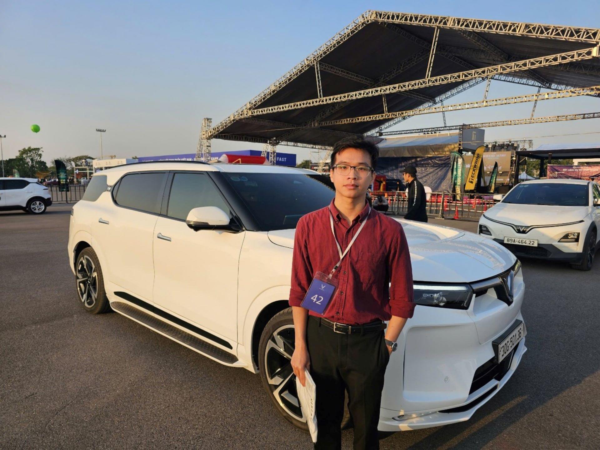 Lái thử xong, khách muốn “chốt” ngay xe điện VinFast tại VMS 2025 - 4