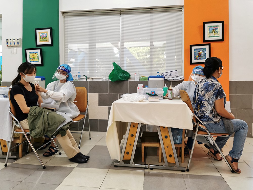 Khám phá quy trình an toàn tiêm chủng chuẩn hóa: Đồng hành của ngành Y - Quyền lợi trọn đời của bạn - 2