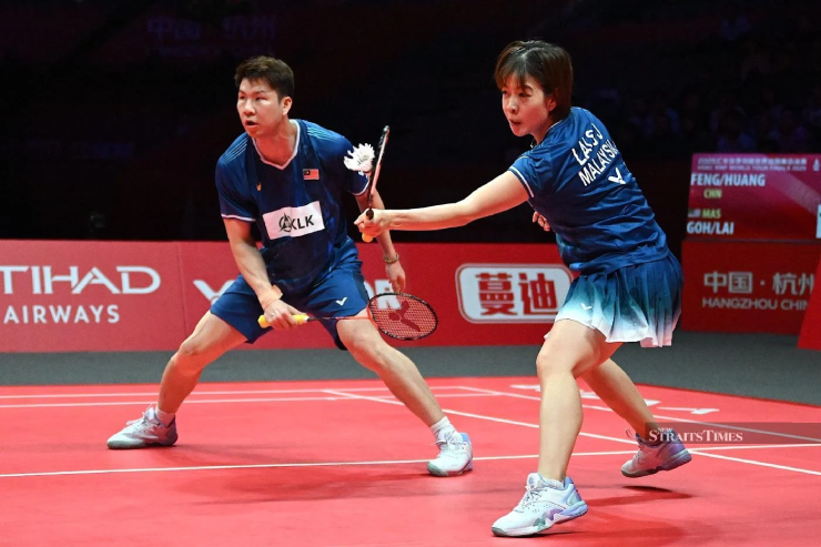 Cặp vợ chồng "già gân" cầu lông, "67 tuổi" làm chao đảo top 10 suốt năm 2025 - 2