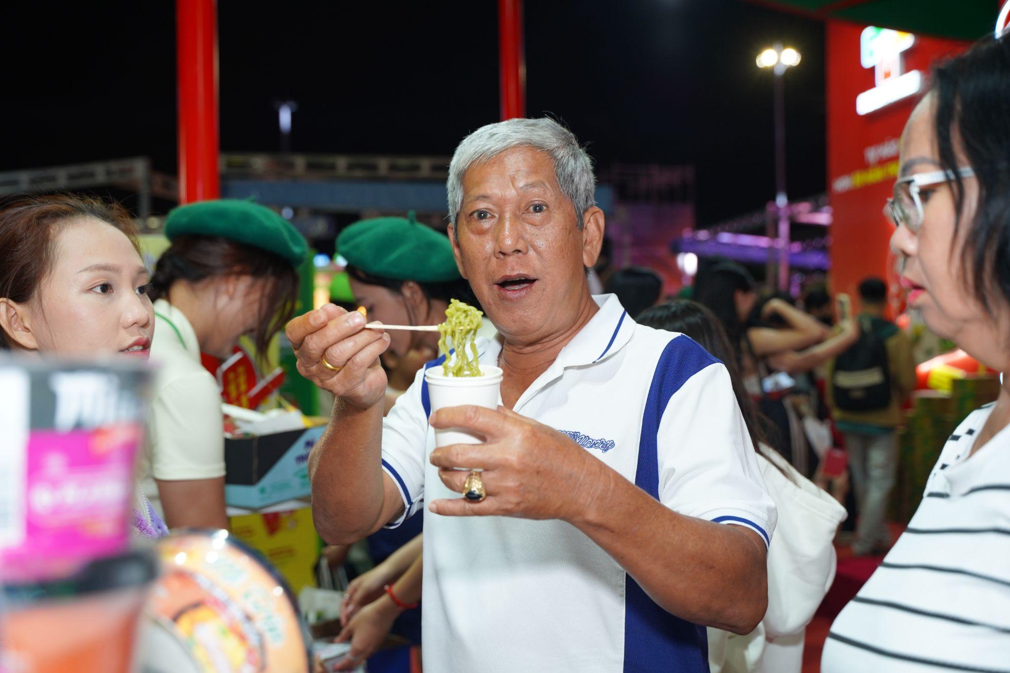 Giới trẻ Sài thành rủ nhau tìm về "Trạm ký ức" Colusa-Miliket: Điểm chạm "chữa lành" giữa lòng lễ hội - 4