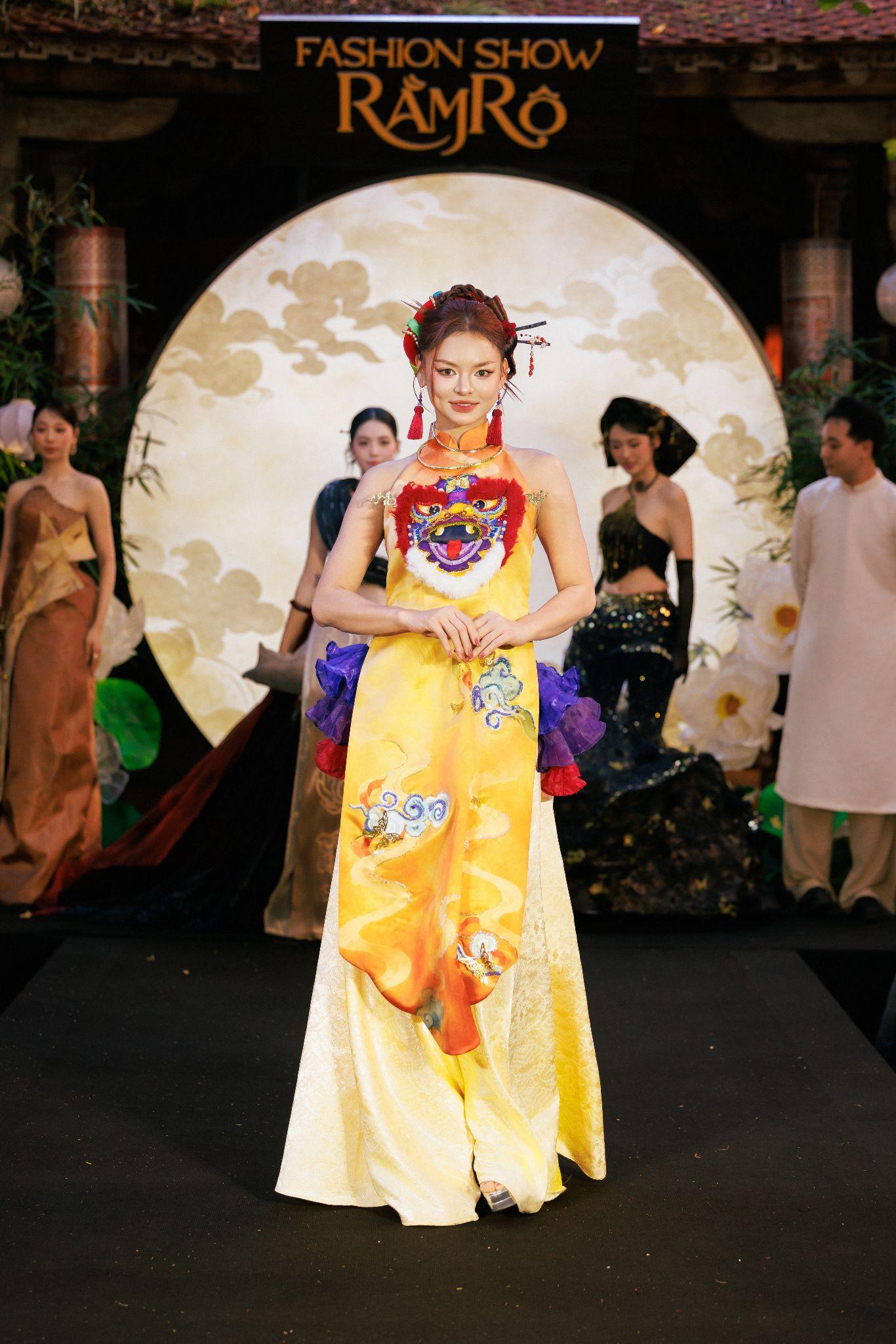 Fashion show “Rằm Rộ”: Khi sắc màu Trung Thu Việt bước lên sàn diễn - 7