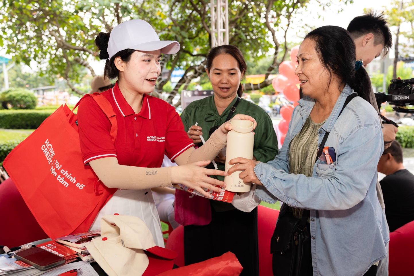 “Trạm Trợ Lực Home Credit” tiếp sức hơn 3.000 đôi tay nỗ lực ở 5 điểm chạm tại TP.HCM và Hà Nội - 5