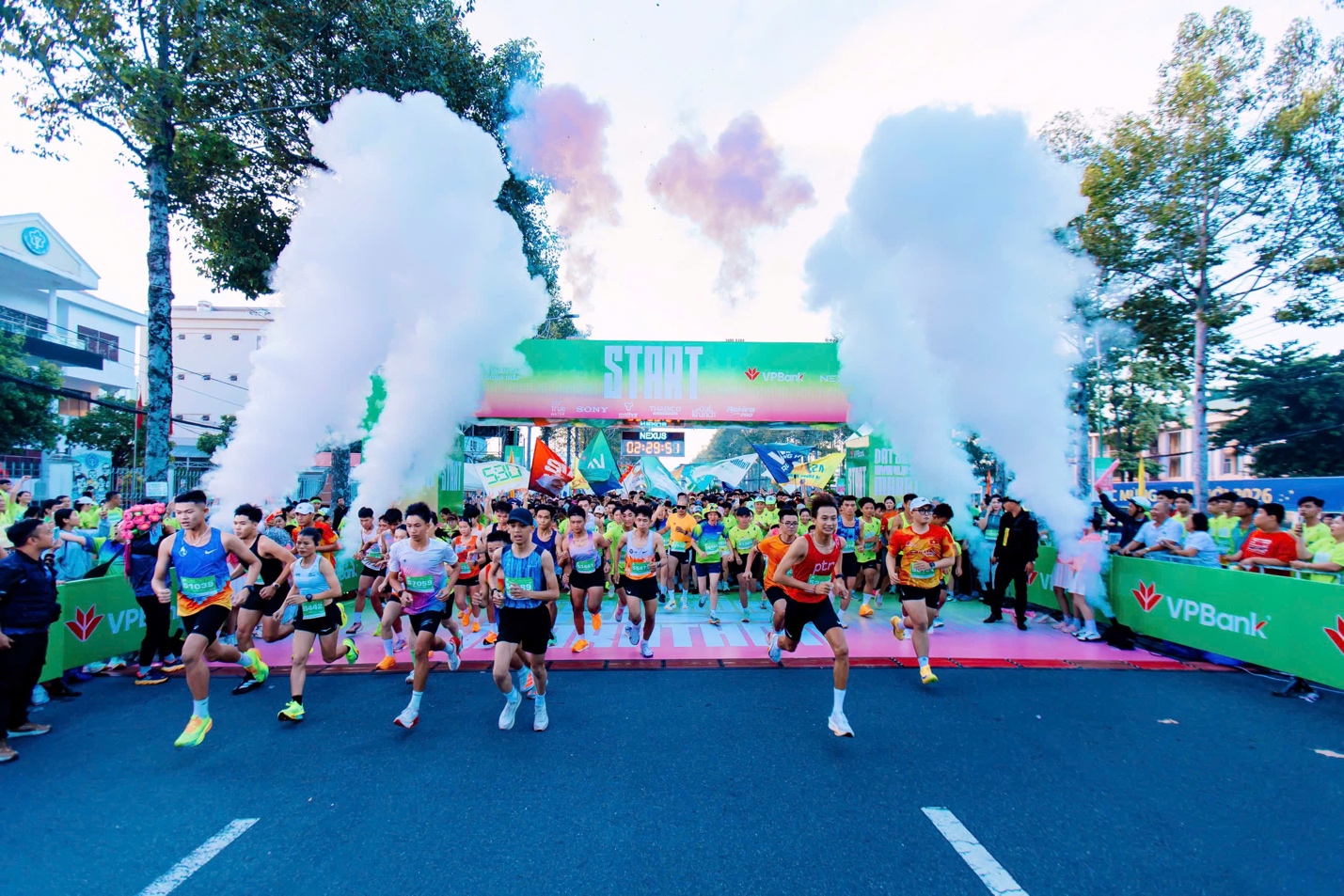Hàng chục nghìn runner bứt phá thành tích tại VPBank Đất Sen Hồng Music Marathon 2026 - 1