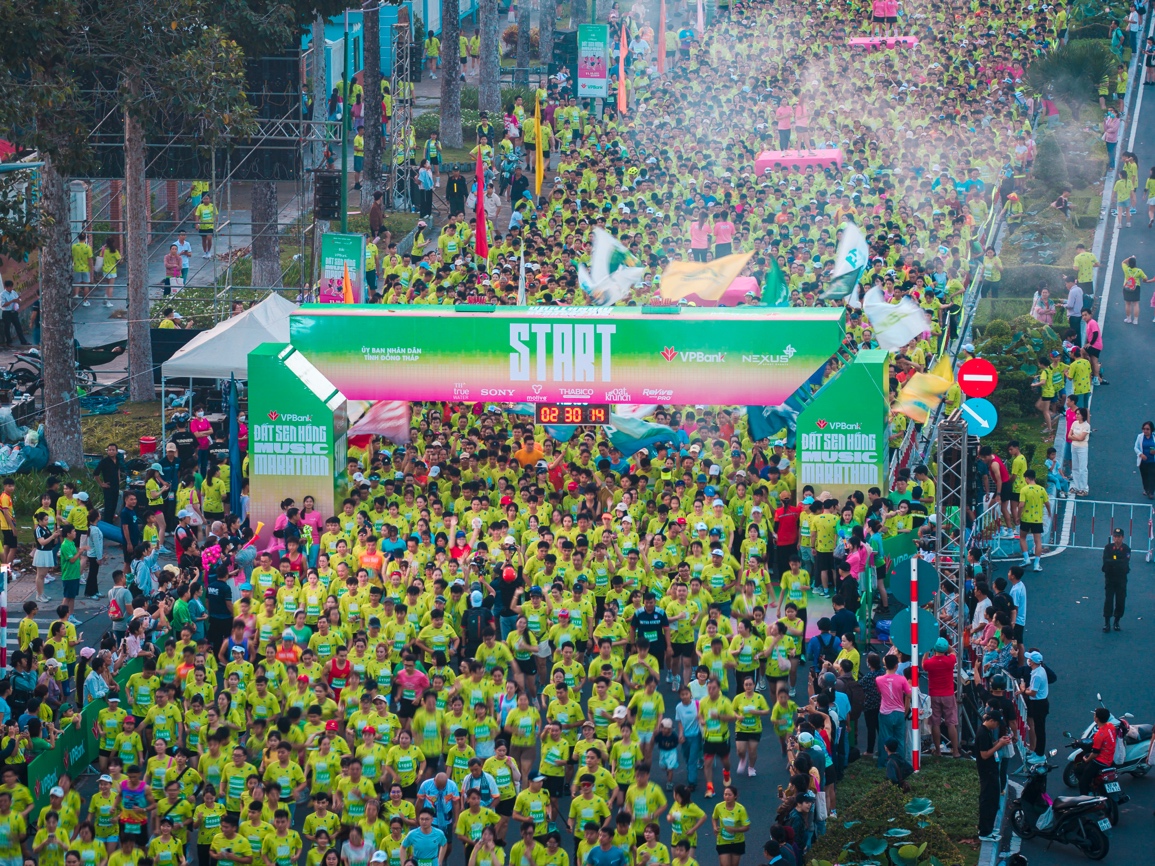 Hàng chục nghìn runner bứt phá thành tích tại VPBank Đất Sen Hồng Music Marathon 2026 - 2