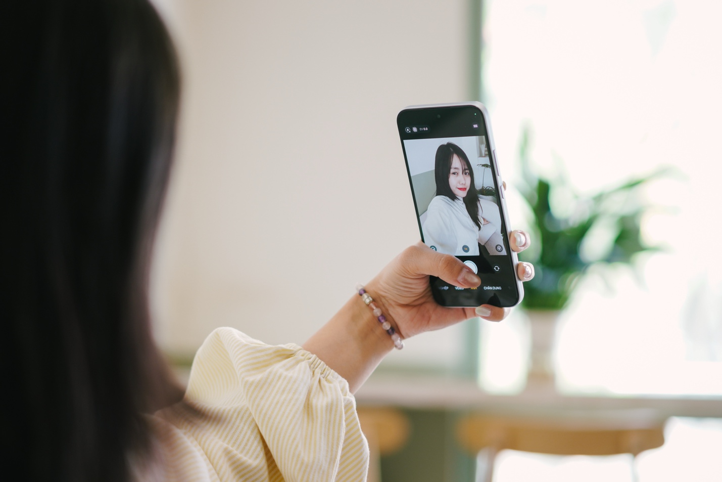 Đánh giá OPPO A7 Pro 5G: Cổ máy bền bỉ, chụp đẹp - 3