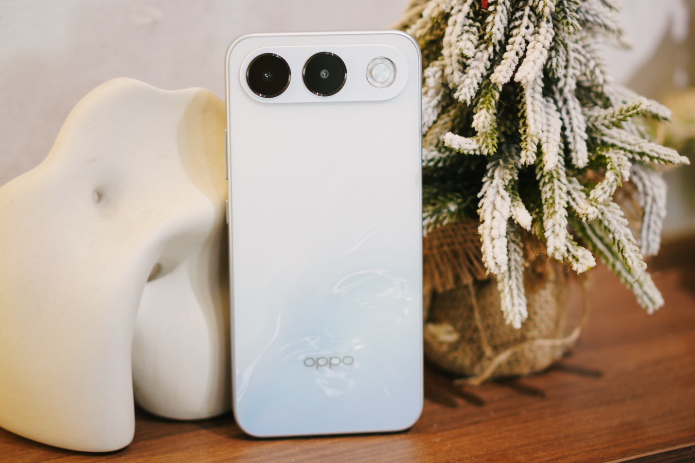 Đánh giá OPPO A7 Pro 5G: Cổ máy bền bỉ, chụp đẹp - 1