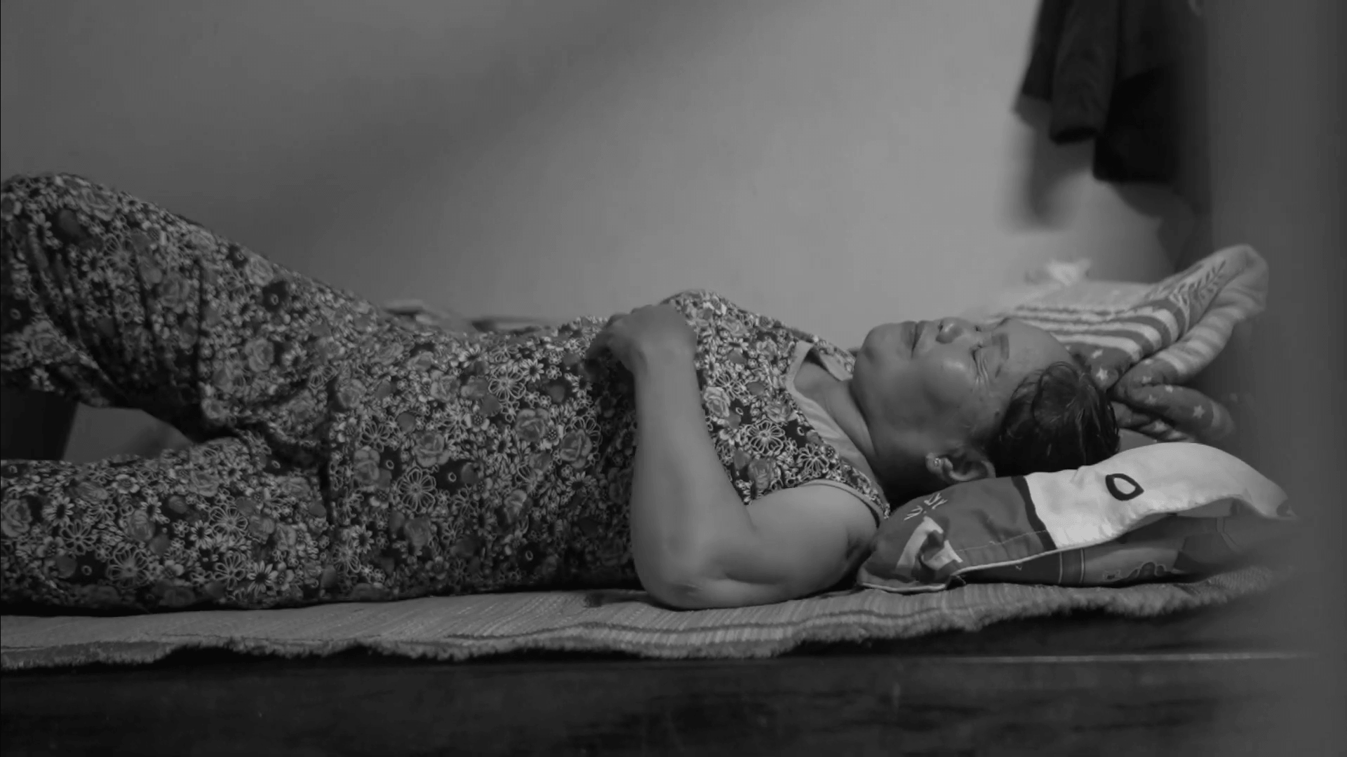 Ngồi lâu đau nhức muốn “gãy lưng”, đau âm ỉ mãi không dứt – Đừng bỏ qua mẹo đơn giản này! - 2