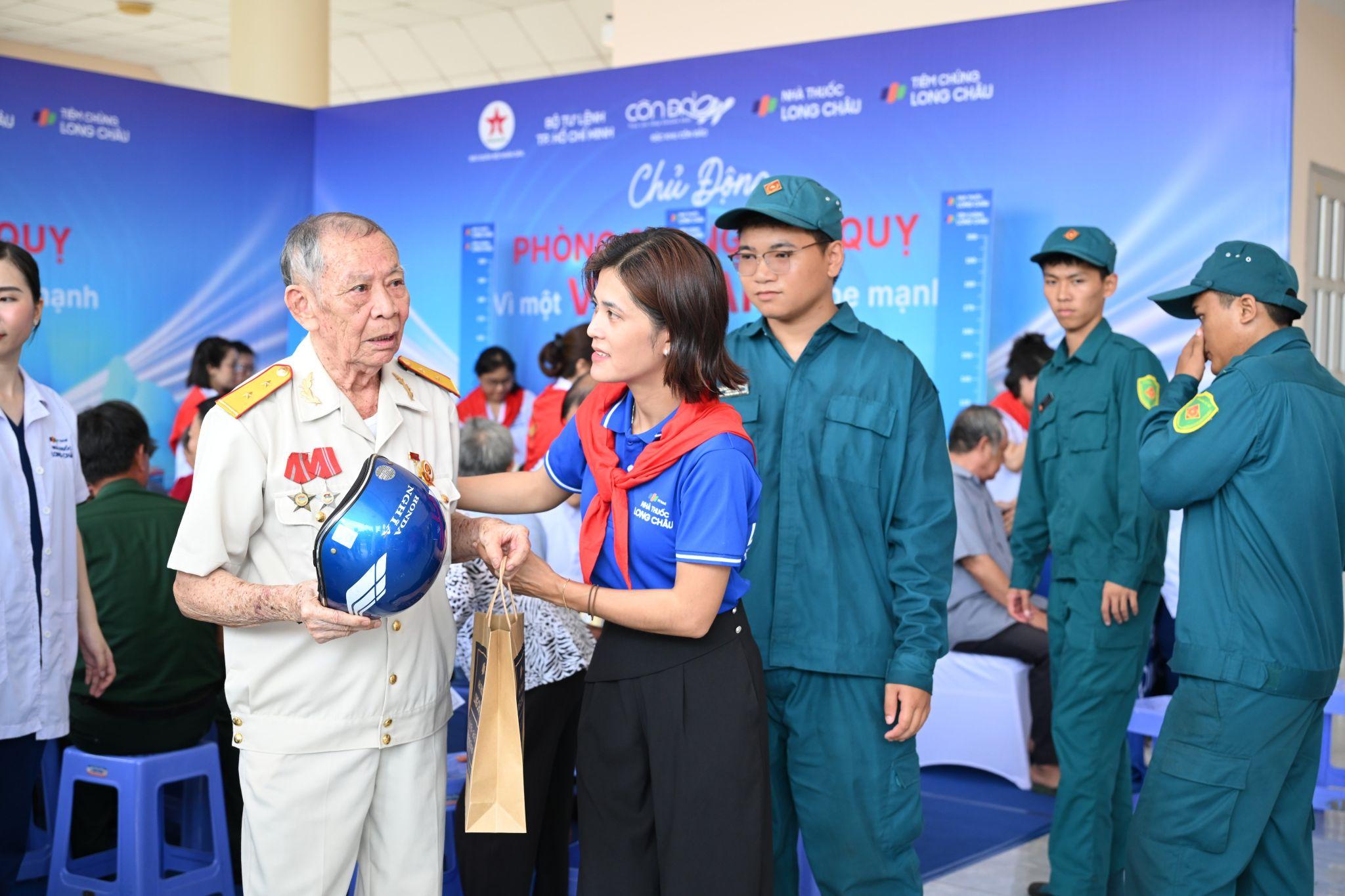 Long Châu hai năm liên tiếp được vinh danh Doanh nghiệp xuất sắc Châu Á - 4