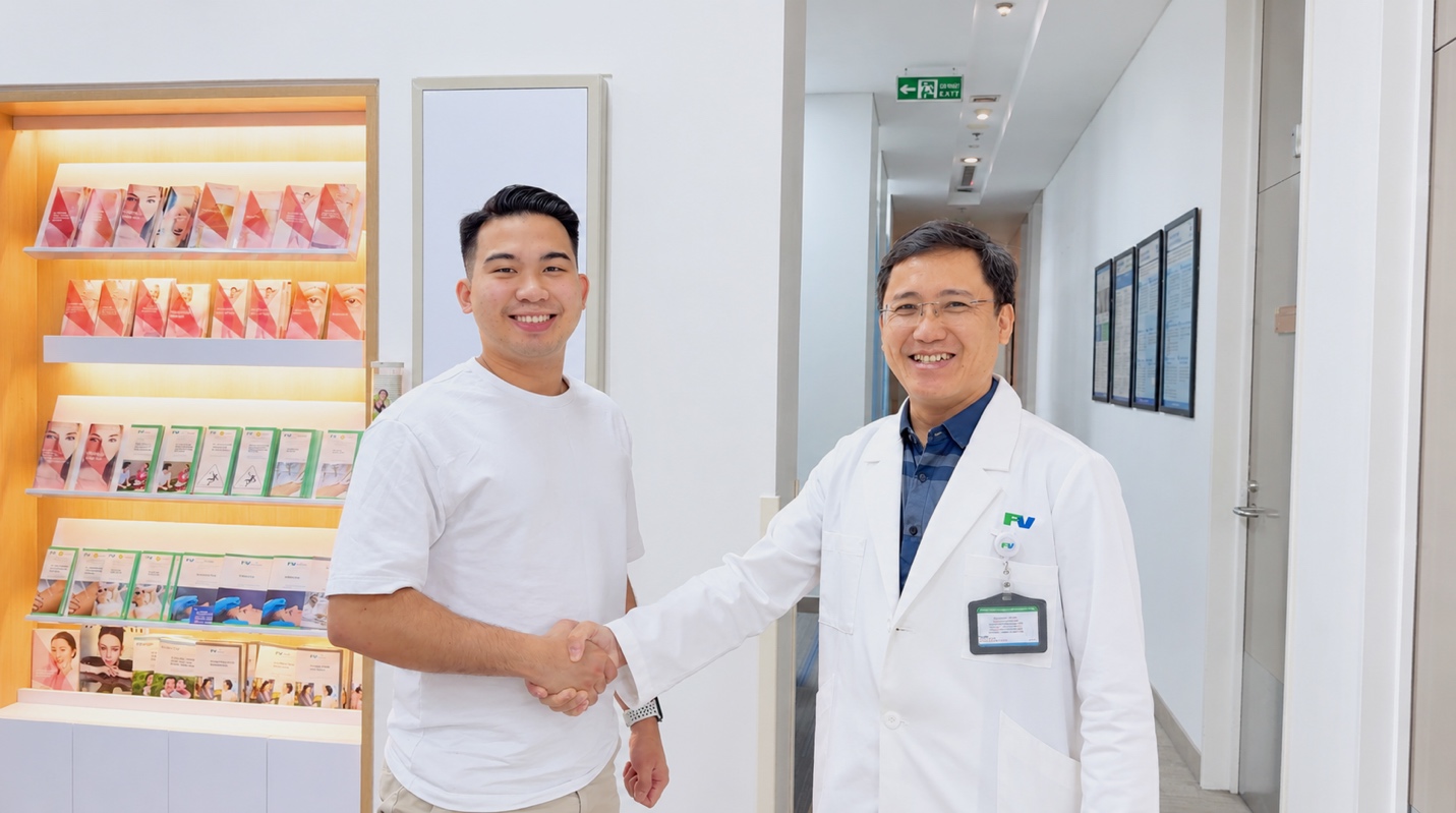 Sau ca phẫu thuật 5 phút, chàng trai thoát nỗi ám ảnh “mồ hôi tay” suốt 20 năm - 1