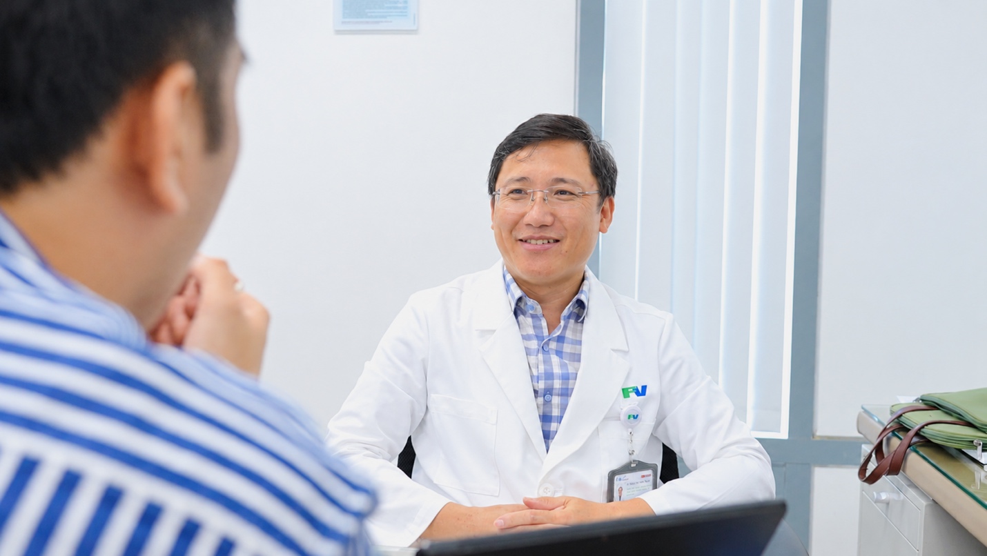 Sau ca phẫu thuật 5 phút, chàng trai thoát nỗi ám ảnh “mồ hôi tay” suốt 20 năm - 2