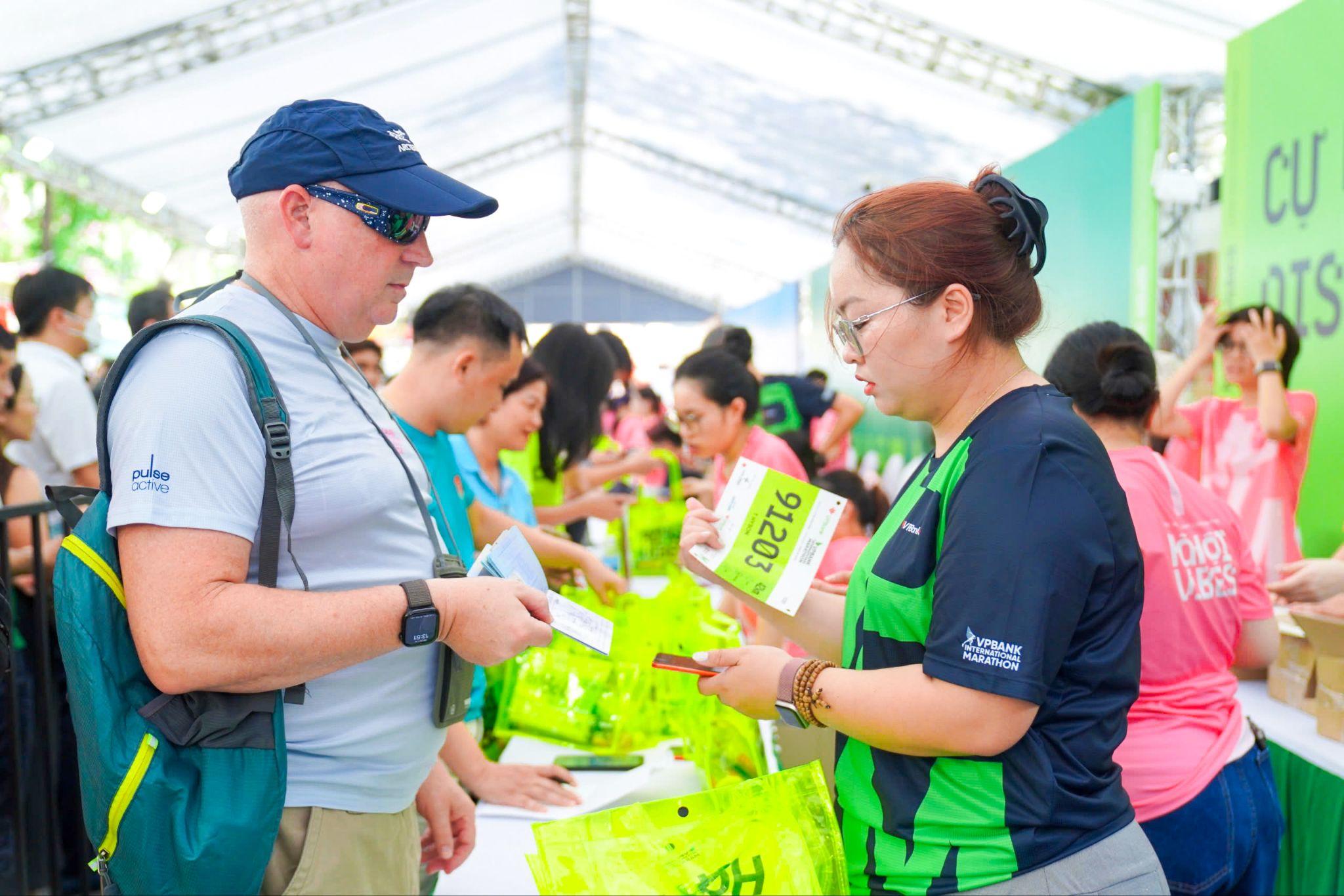Một vòng phố đi bộ, bắt trọn sức nóng VPBank Hanoi International Marathon 2026 trước giờ xuất phát - 3