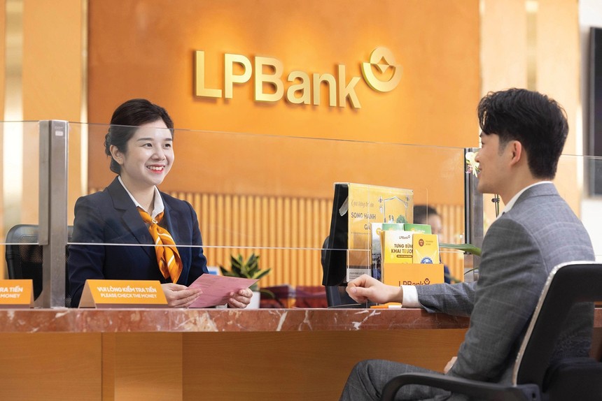 LPBank chủ động giảm lãi suất cho vay tới 2%/năm, bám sát chỉ đạo của Chính phủ - 1