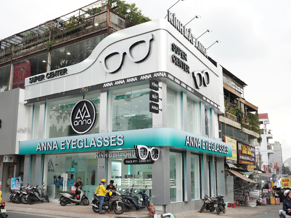 Lần đầu tiên một thương hiệu kính Việt Nam xác lập kỷ lục lớn nhất cả nước - 4