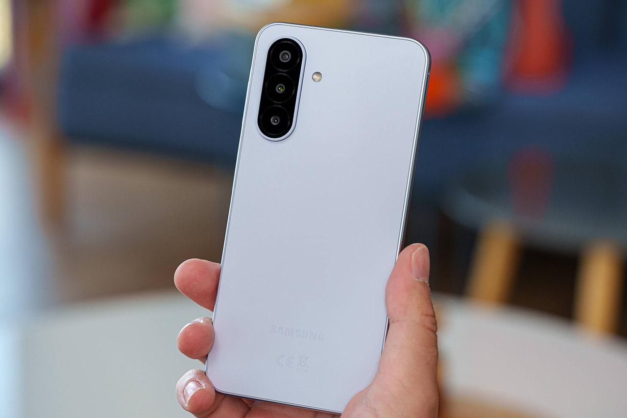 Có nên nâng cấp lên Galaxy A18 với loạt ưu đãi hấp dẫn tại Thế Giới Di Động? - 1