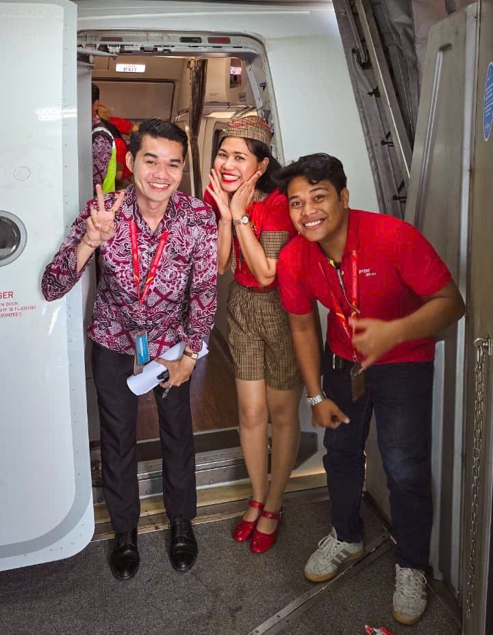 Những bóng hồng Vietjet làm chủ bầu trời - 6