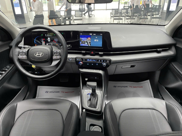 Chi thêm vài chục triệu mua sedan B số tự động: Lái mới tiết kiệm được tiền tỷ - 2