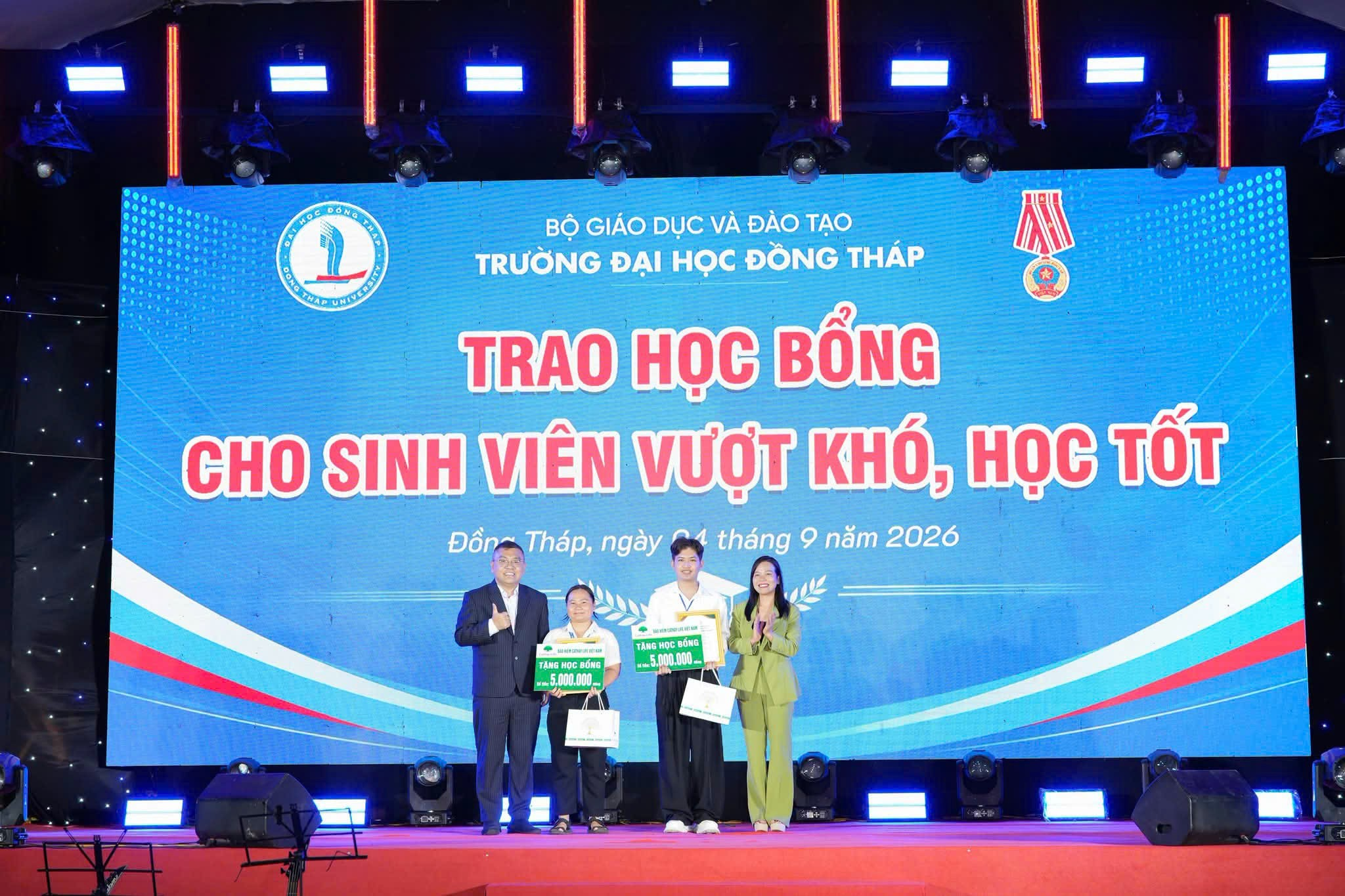 Cathay Life Việt Nam tiếp tục trao học bổng “Thịnh Trí Thành Tài cùng Cathay” năm 2026, chung tay chắp cánh ước mơ tri thức - 2