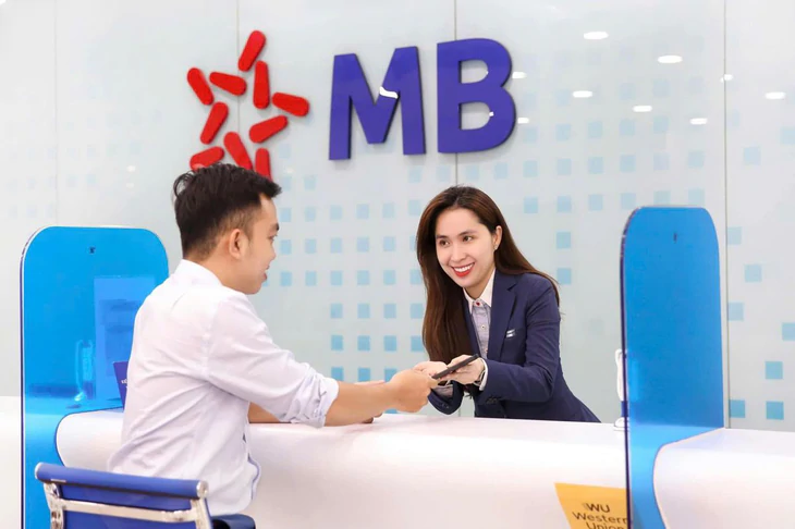MB tiên phong ký số: Trăm lần ký tay – nay chỉ 1 chạm - 2