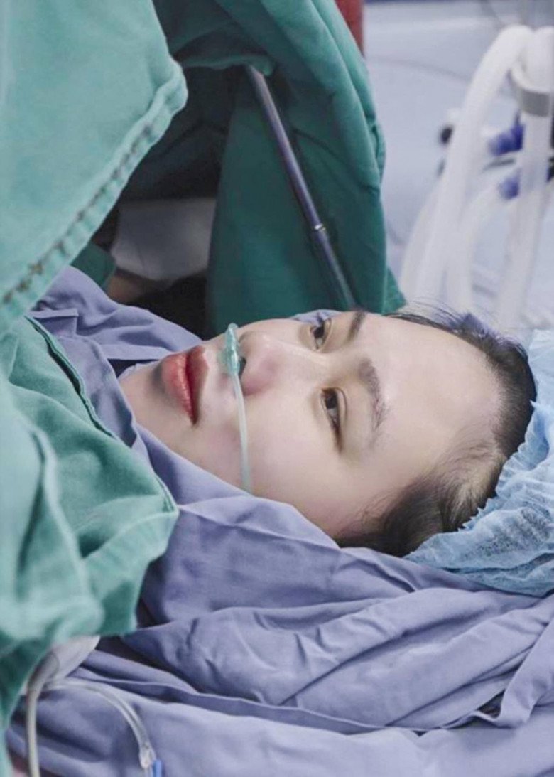 Cầu thủ Trần Đình Trọng hạnh phúc đón con trai đầu lòng ngày đầu năm mới, anh em cầu thủ thi nhau chúc mừng - 2