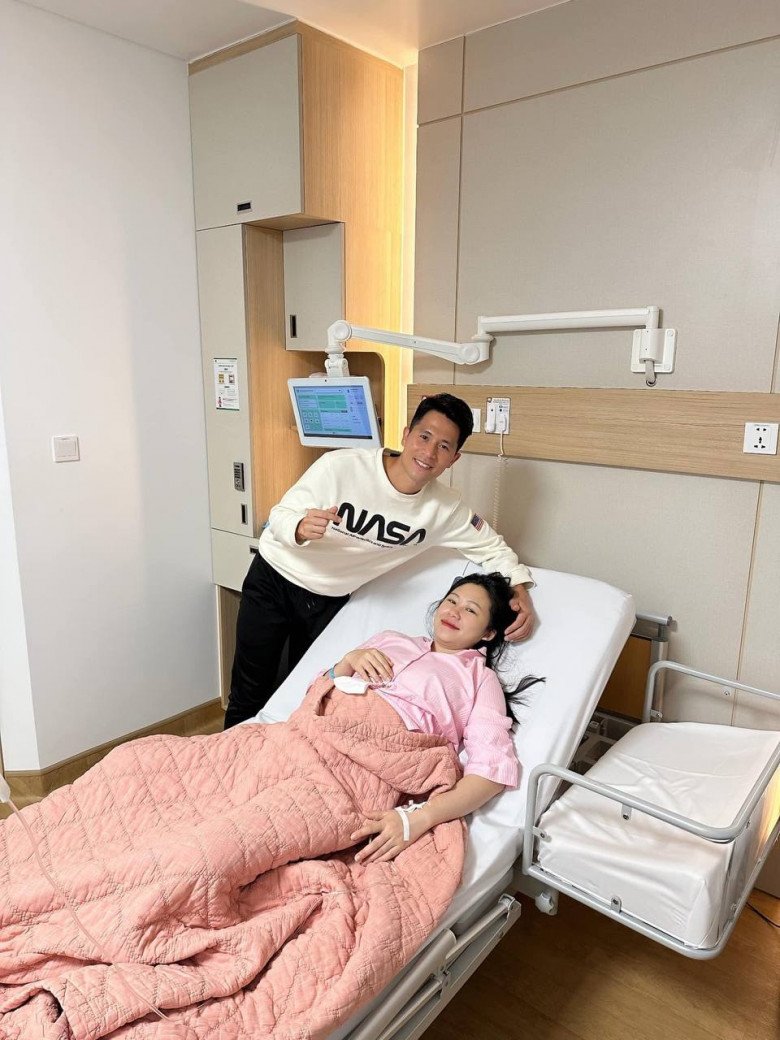 Cầu thủ Trần Đình Trọng hạnh phúc đón con trai đầu lòng ngày đầu năm mới, anh em cầu thủ thi nhau chúc mừng - 3