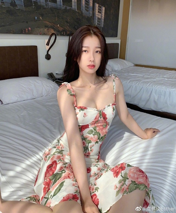 Váy áo hàng hiệu đắt cắt cổ của “bạch phú mỹ” nổi tiếng đẹp, giàu - 8