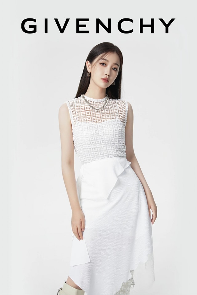 Váy áo hàng hiệu đắt cắt cổ của “bạch phú mỹ” nổi tiếng đẹp, giàu - 13