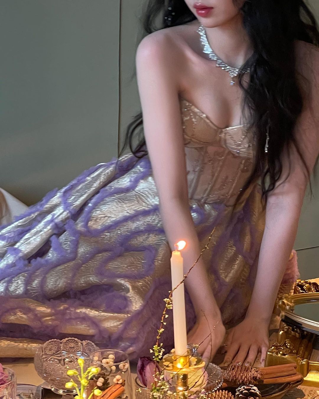 Váy áo hàng hiệu đắt cắt cổ của “bạch phú mỹ” nổi tiếng đẹp, giàu - 4