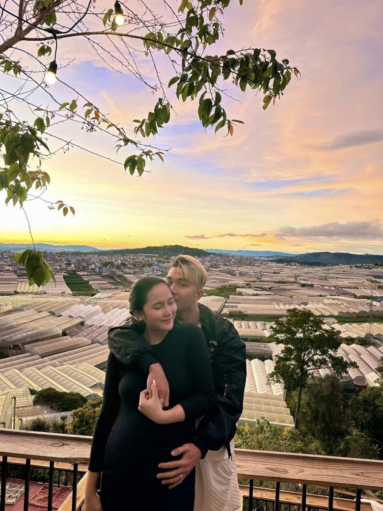 Từ khi bầu "tập 2" vợ chồng Khánh Đơn làm đâu thắng đó, háo hức đón Tết Quý Mão 2023 đặc biệt vì thêm thành viên mới - 6