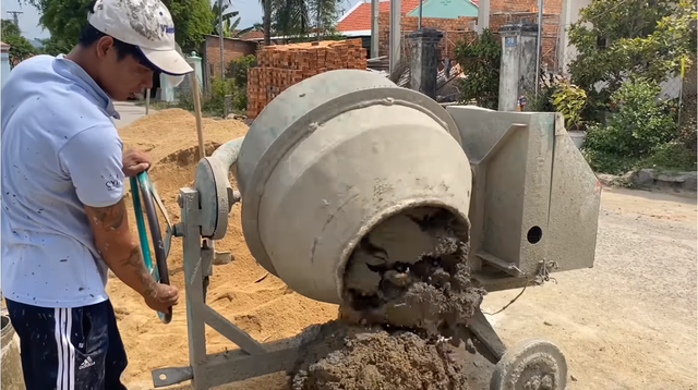 Lộc Fuho về Đồng Tháp thăm hỏi gia đình bé trai rơi xuống trụ bê tông - 2