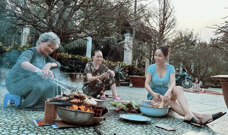 Vợ xinh của Hoàng Bách về nhà mẹ đẻ vẫn bị bắt nấu ăn sấp mặt, mẹ chồng có mặt nấu nướng cùng - 3