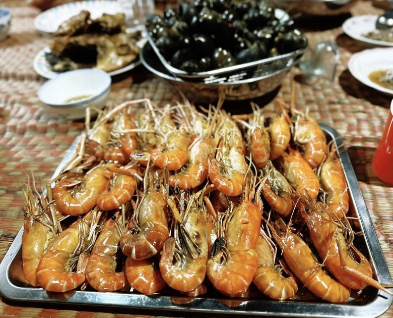 Vợ xinh của Hoàng Bách về nhà mẹ đẻ vẫn bị bắt nấu ăn sấp mặt, mẹ chồng có mặt nấu nướng cùng - 4