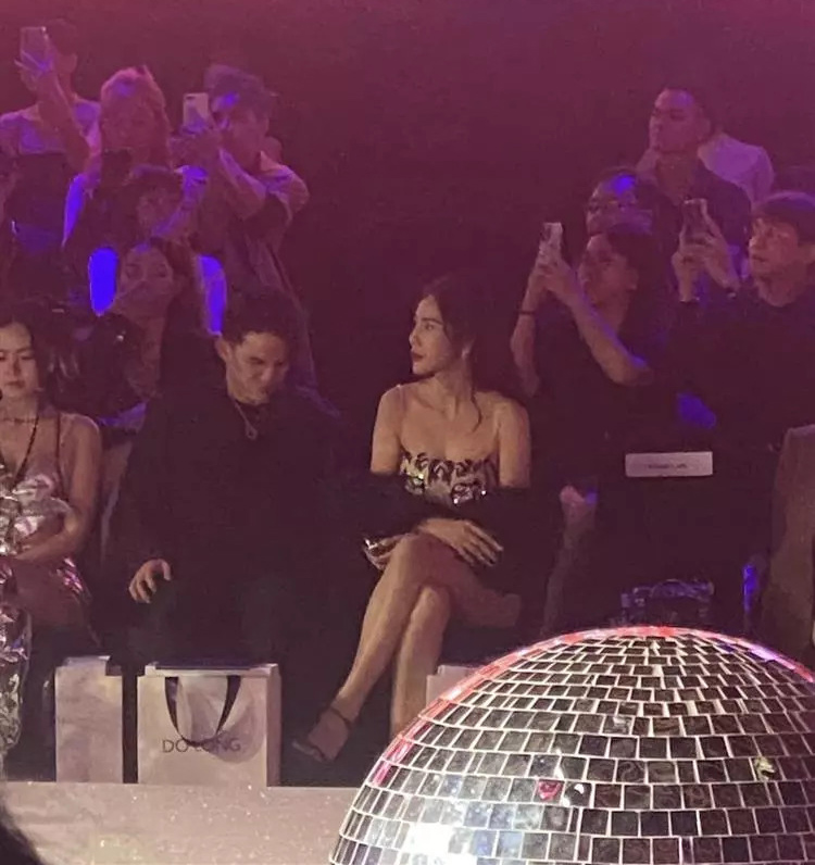 Thủy Tiên lẻ loi, không ai dám ngồi gần ở sự kiện? - 1