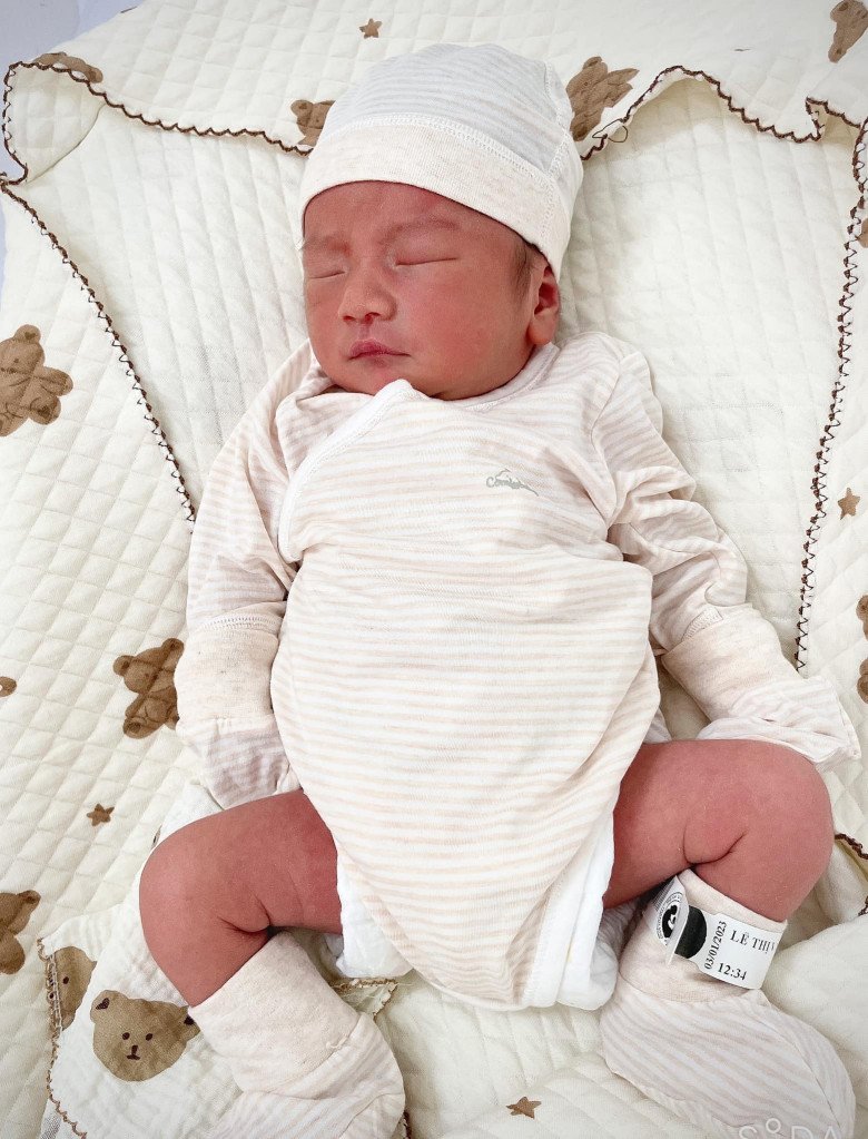 Mẹ Sài thành 5 lần sinh thường vóc dáng vẫn “mòn con mắt”, cứ sau tháng cữ là về dáng - 7