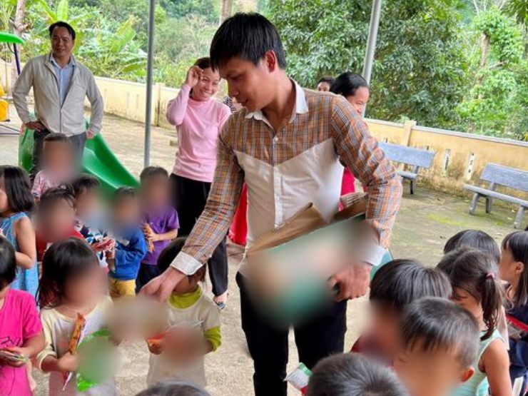 Lộc Fuho lên công an làm việc về tiền từ thiện, tuyên bố một điều gây &#34;sốc&#34; - 1