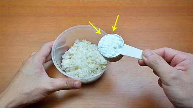 Trộn ít cơm nguội với thứ này rồi đặt ở góc phòng, gián sẽ một đi không trở lại - 2