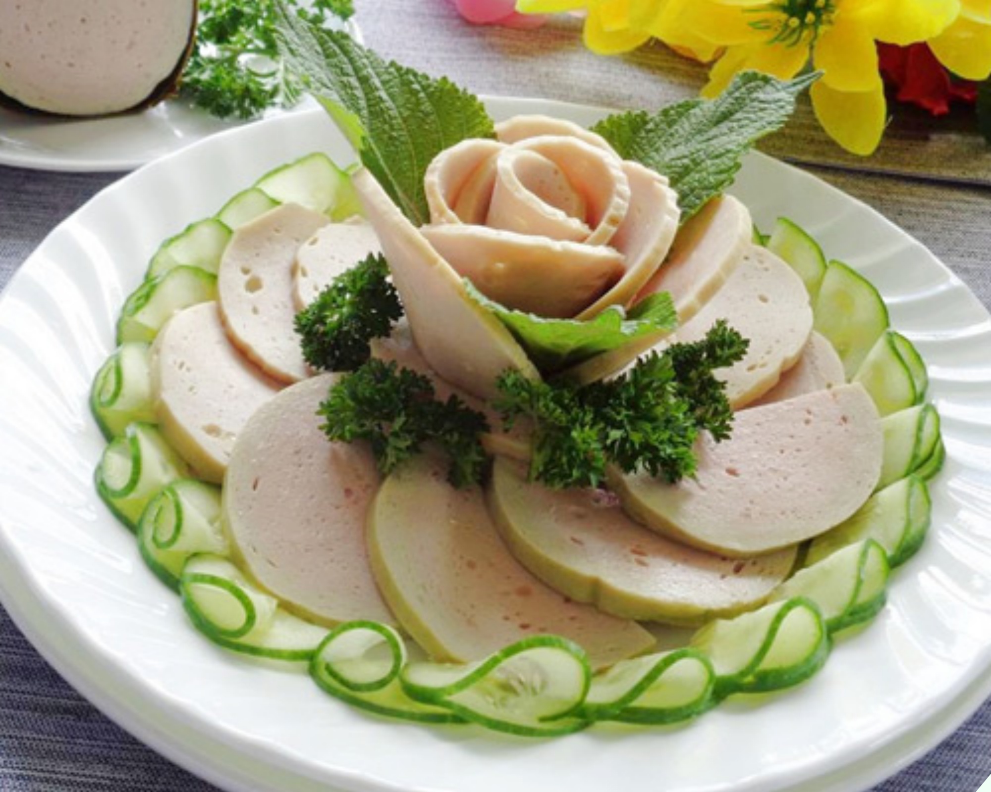 3 cách cắt giò lụa (chả lụa) thắp hương Tết Nguyên đán đơn giản mà đẹp mắt, chị em lưu lại nhé - 3