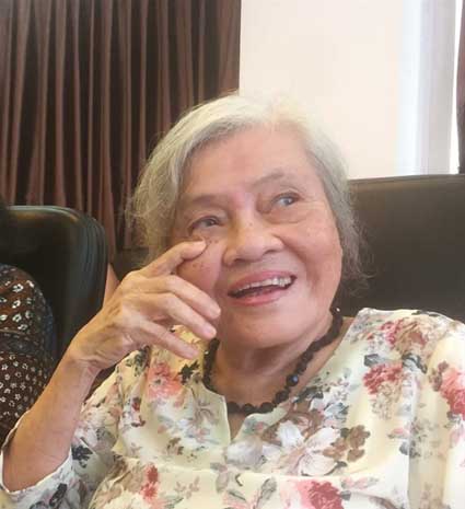 Đào thắm mai vàng lặng lẽ tỏa hương... - 2