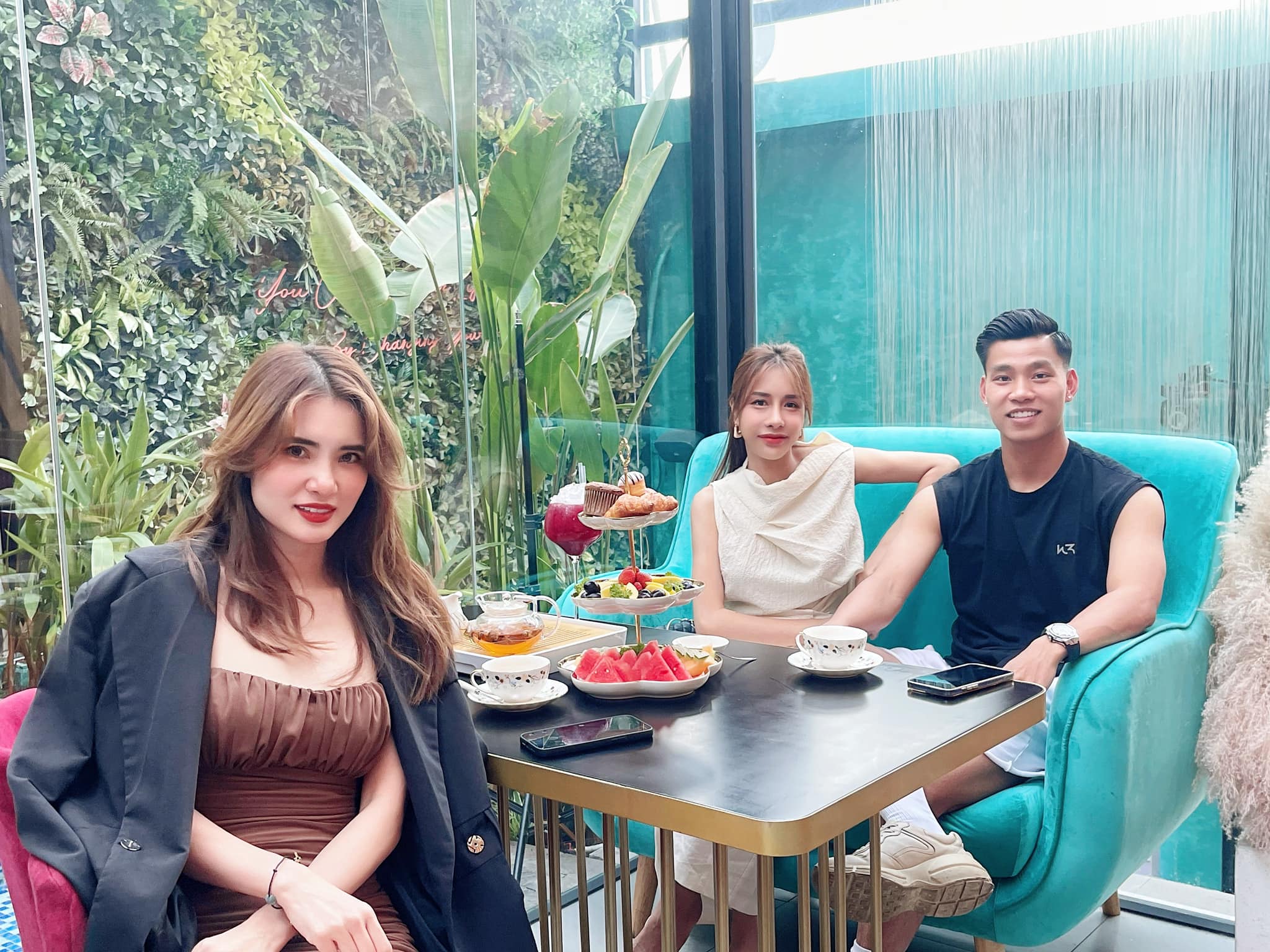 Văn Thanh lập siêu phẩm, em gái Công Vinh và BLV Tạ Biên Cương nói 1 câu gây chú ý - 4