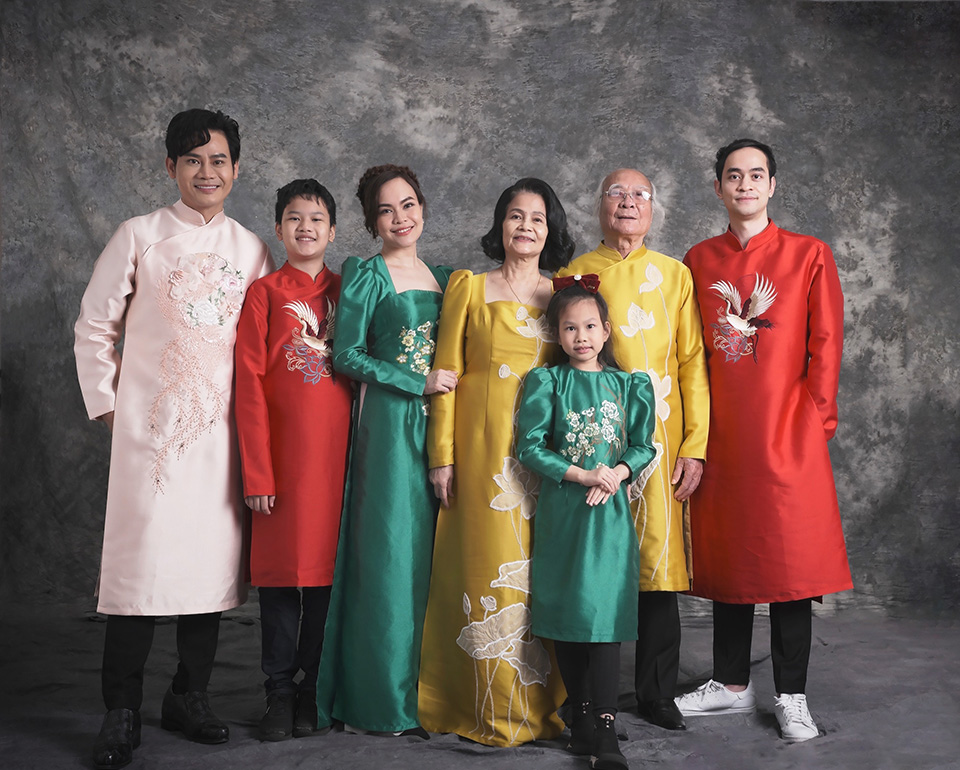 Gia đình 3 thế hệ của MC &#34;Hãy chọn giá đúng&#34; đón Tết sớm - 1