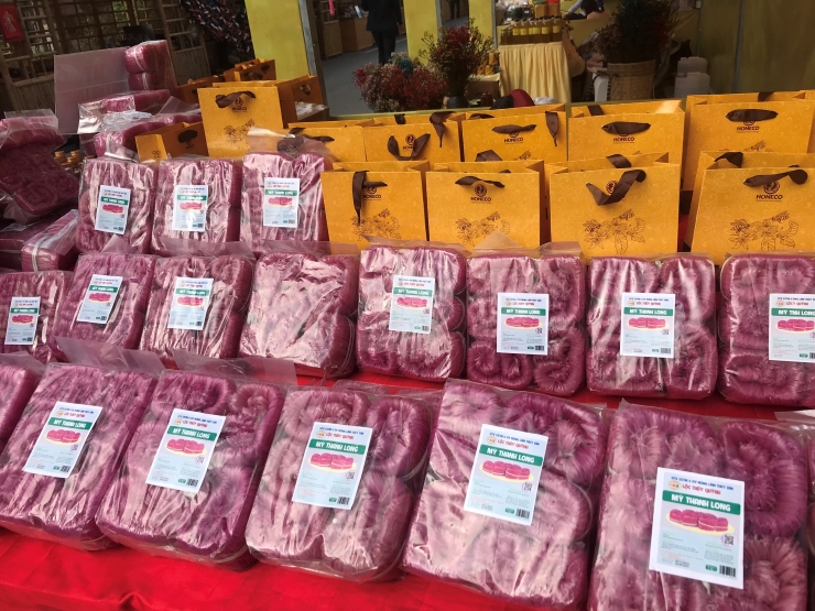 Người phụ nữ làm loại mỳ có màu “lạ”, mới ra mắt 2 tháng bán hết 4 tấn - 2
