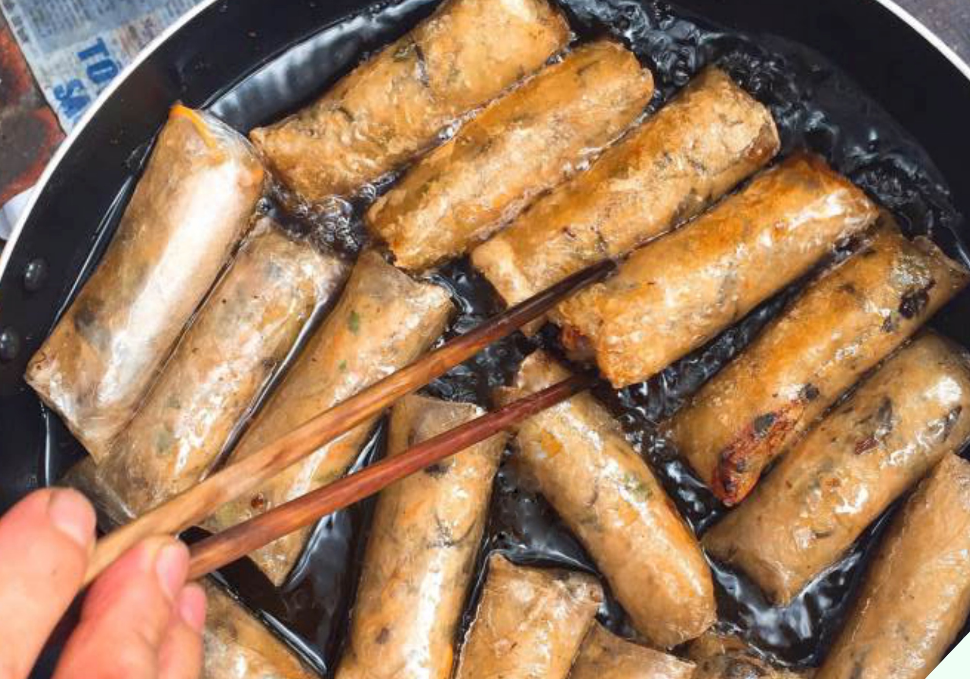 Tết rán nem bày cỗ đừng cho miến, cứ thêm loại bột này nem giòn tan, vàng ruộm không bao giờ ỉu - 2