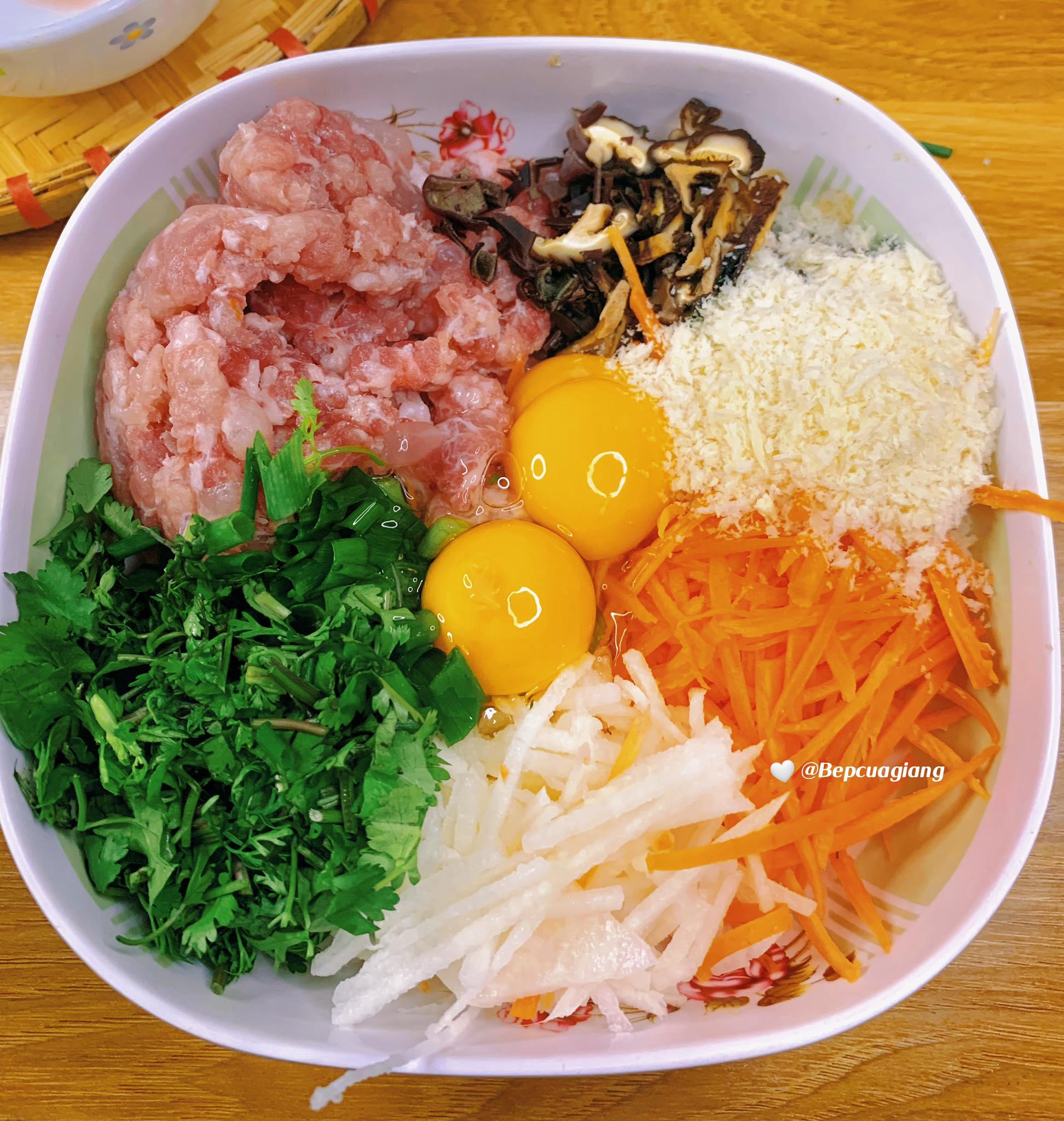 Tết rán nem bày cỗ đừng cho miến, cứ thêm loại bột này nem giòn tan, vàng ruộm không bao giờ ỉu - 10