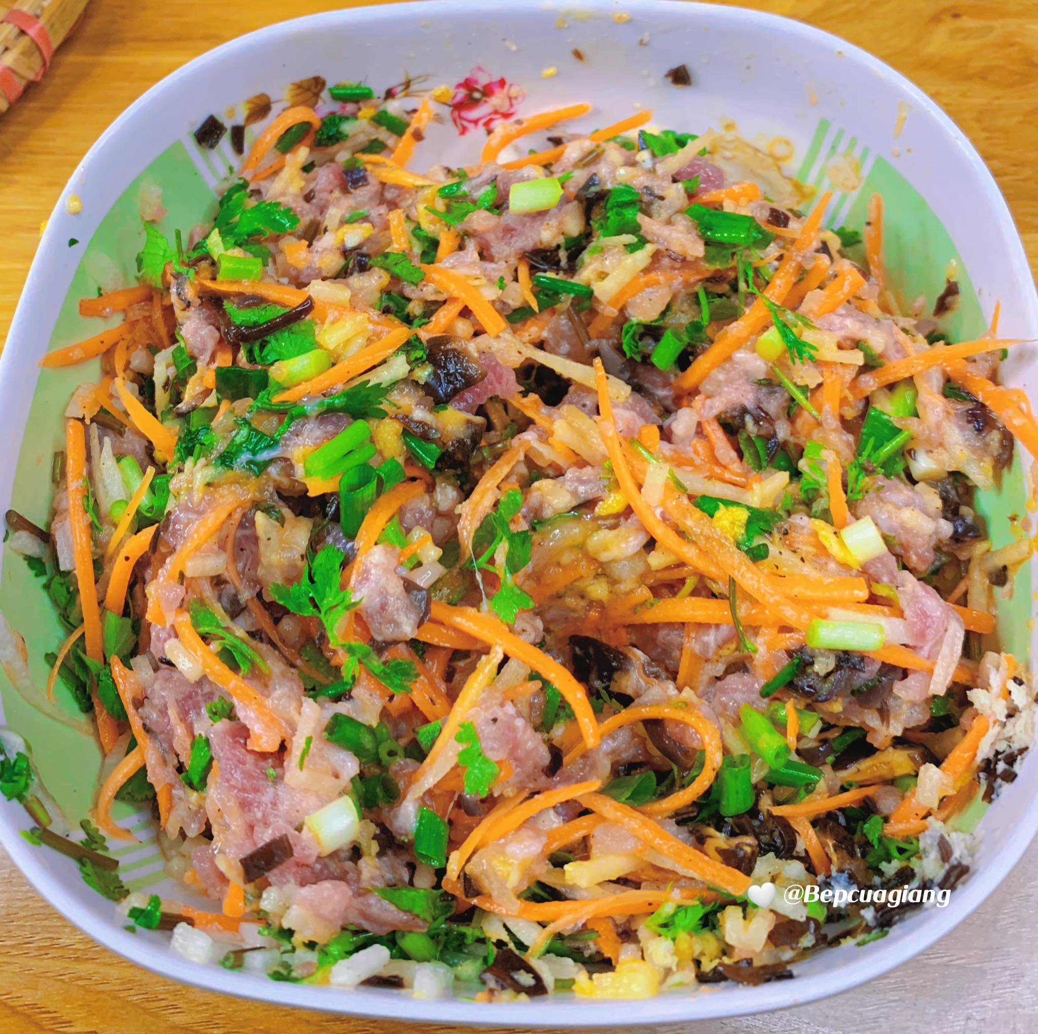 Tết rán nem bày cỗ đừng cho miến, cứ thêm loại bột này nem giòn tan, vàng ruộm không bao giờ ỉu - 11