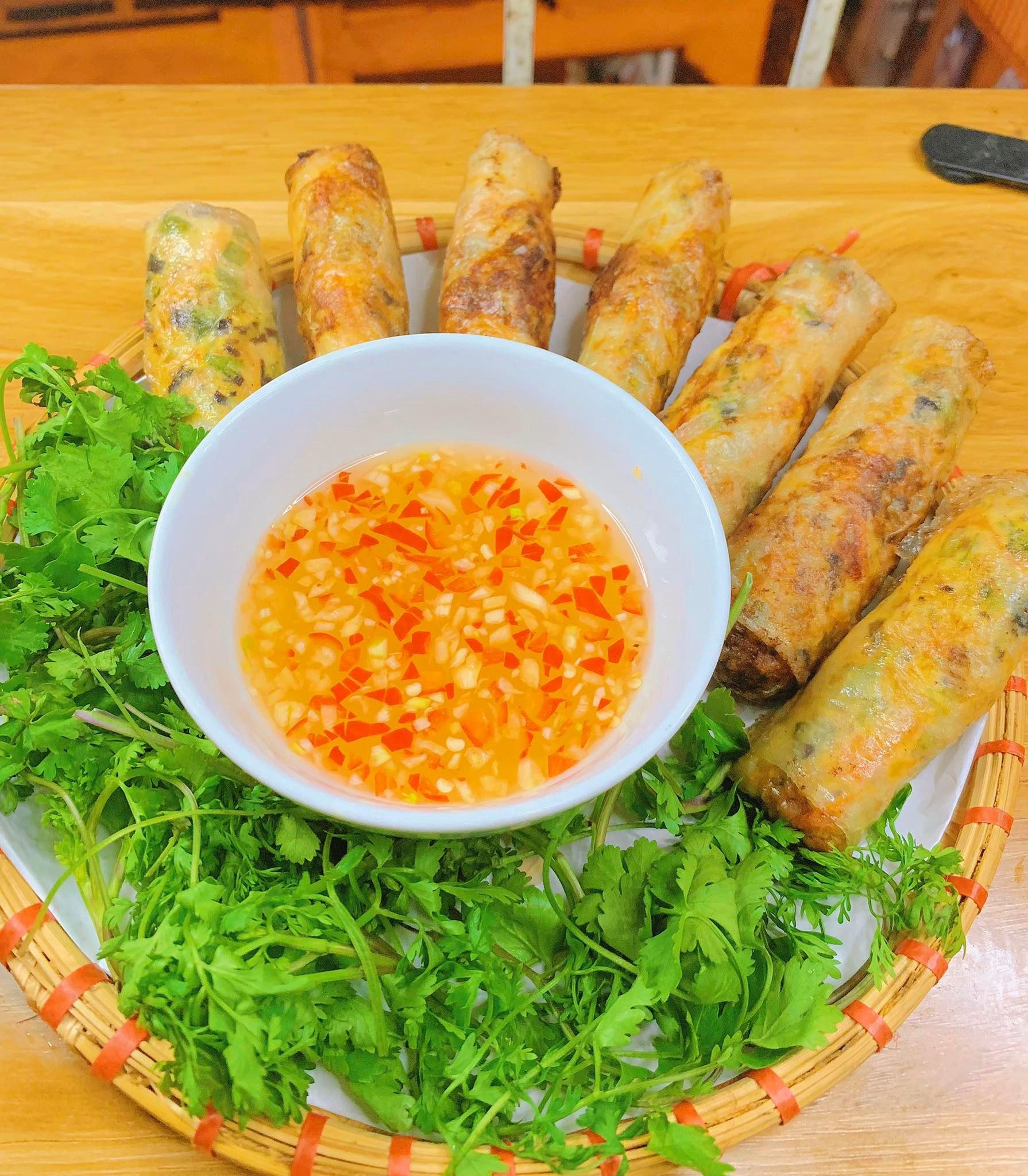 Tết rán nem bày cỗ đừng cho miến, cứ thêm loại bột này nem giòn tan, vàng ruộm không bao giờ ỉu - 17
