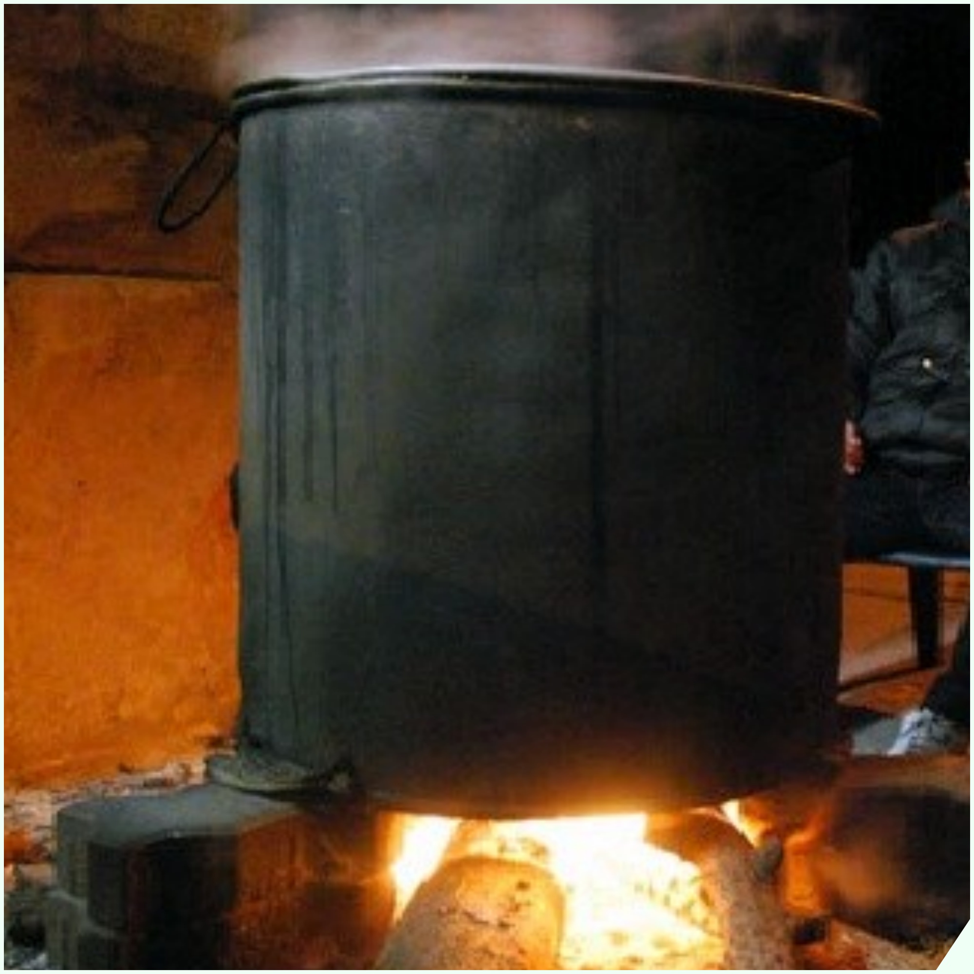 Luộc bánh chưng cứ cho “thuốc tiêu mặn” vào nồi, không cần chờ 12 tiếng bánh đã chín mềm, xanh mướt mắt - 7