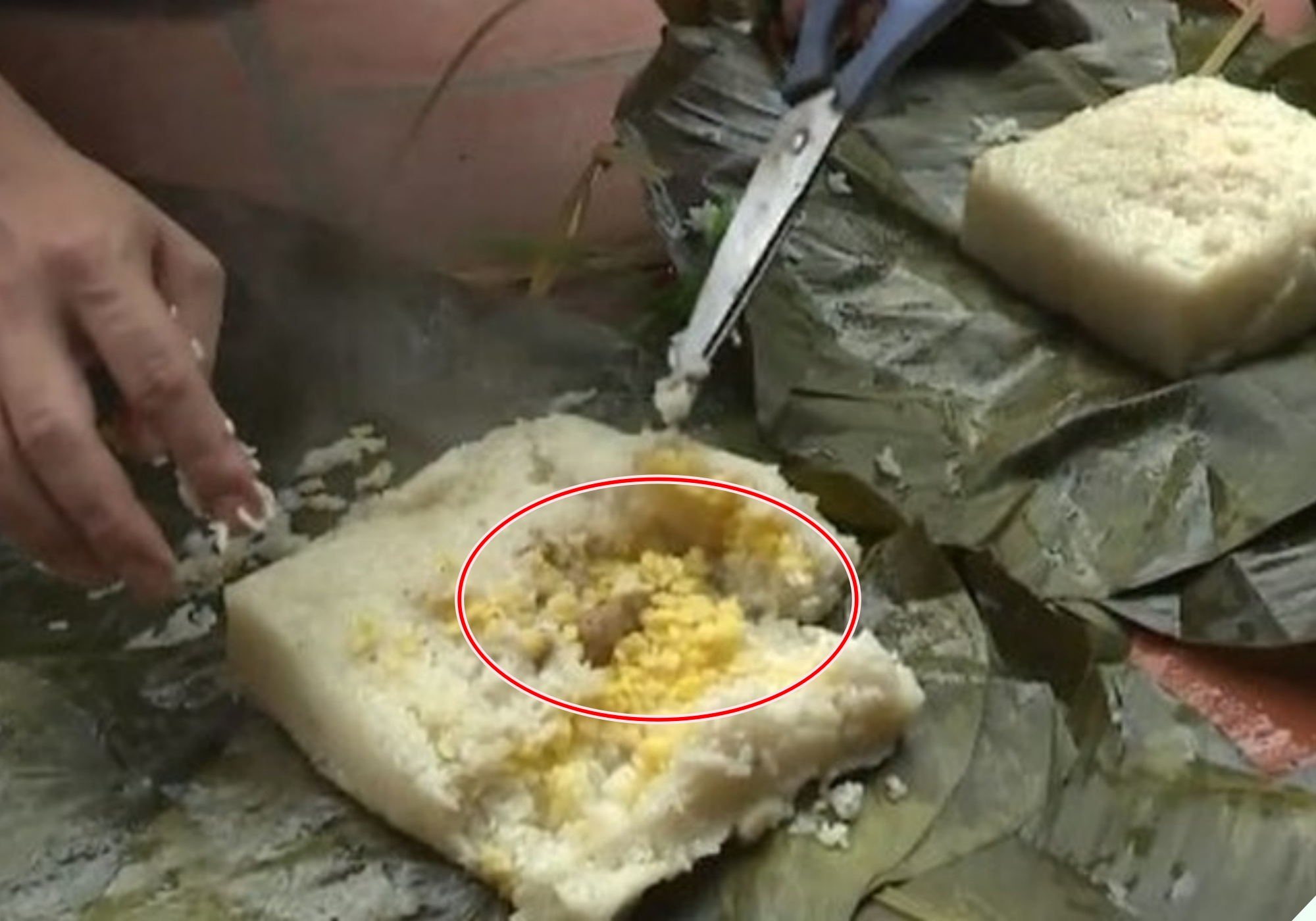 Mua bánh chưng chú ý 3 điểm này, nhìn lướt 1 giây là biết bánh luộc bằng pin hay không - 6