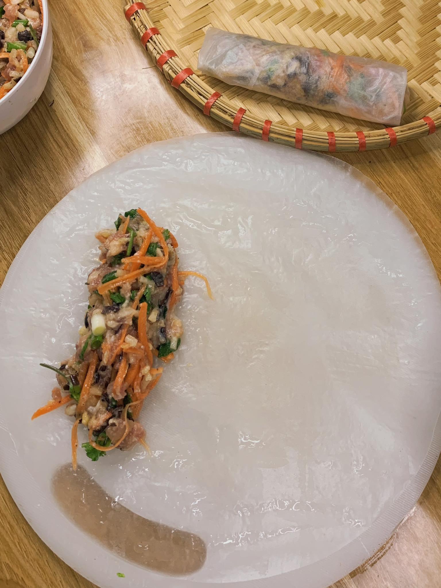 Tết rán nem bày cỗ đừng cho miến, cứ thêm loại bột này nem giòn tan, vàng ruộm không bao giờ ỉu - 12
