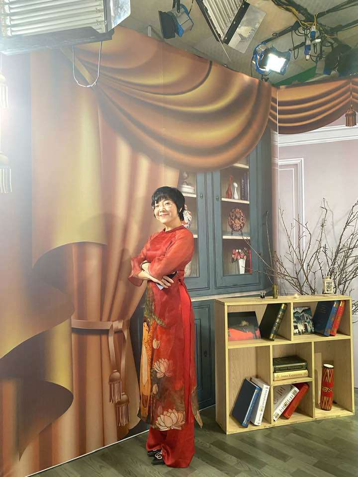 PV MC Thảo Vân - nữ MC 20 năm dẫn Táo Quân đêm giao thừa, hé lộ con trai có thể nối nghiệp truyền thông giống mẹ - 7